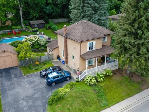 164 Queen St E, Cambridge, ON N3C 2B2