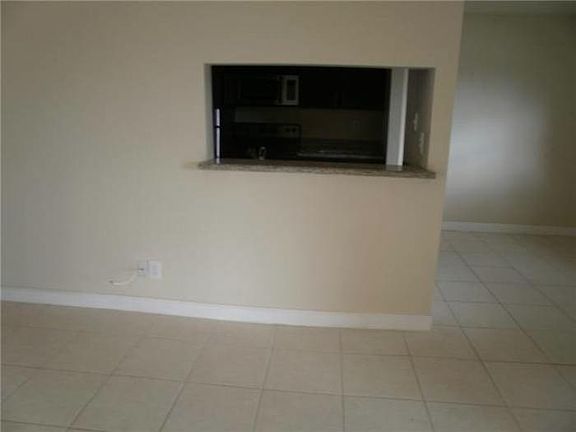 5th image of 4022 NW 87th Ave