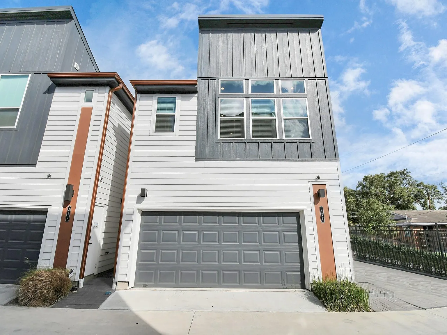 3 bed, 2.5 bath, 1365 sqft, $2,200 — Photo 3