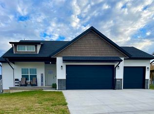 509 Galileo Dr, Riverside, IA 52327