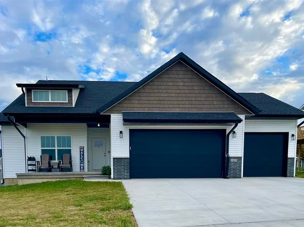 509 Galileo Dr, Riverside, IA 52327