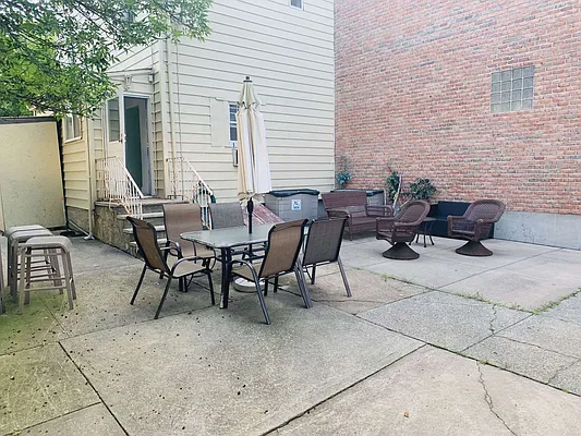 Rented by Voro New York | media 10