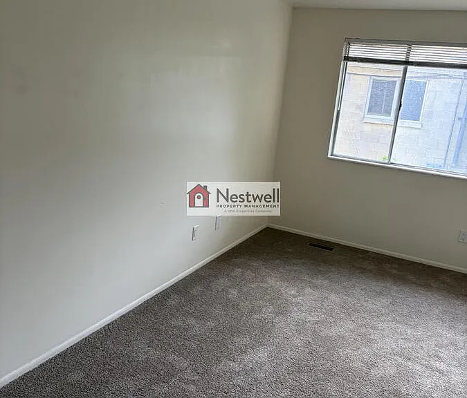 230 W Center St #14 — Photo 8