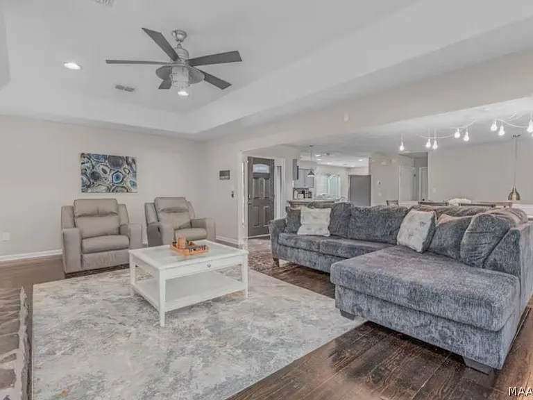 14 Creek Dr — Photo 2