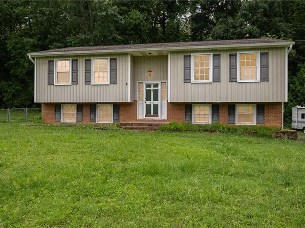 813 Gallant Ct, Winston Salem, NC 27101