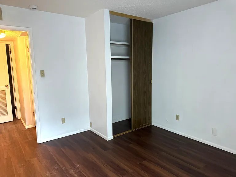 9814 Greenery Ln #D — Photo 7