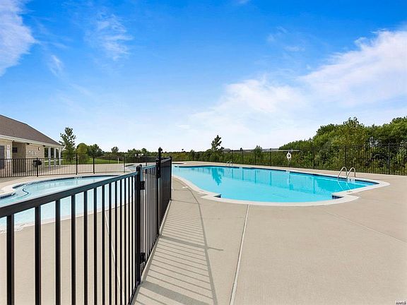 5th image of 826 Harbor Woods Dr