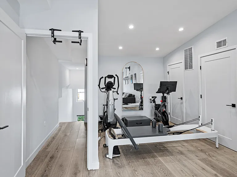 22 Seaton Pl NW #A — Photo 16