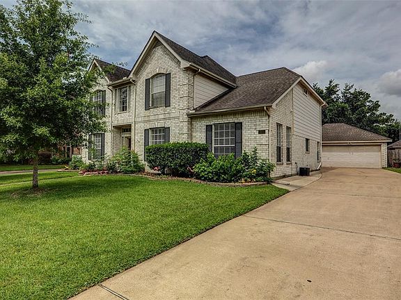 3rd image of 230 Cheddington Dr
