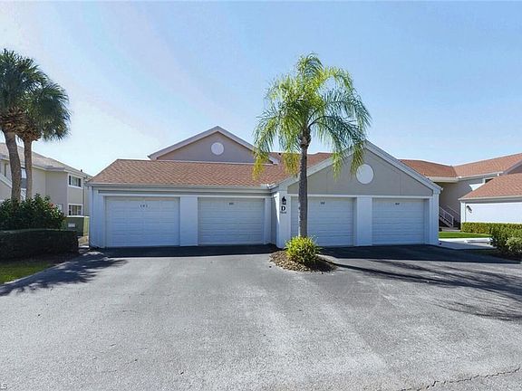 3rd image of 9844 Luna CIR #201D