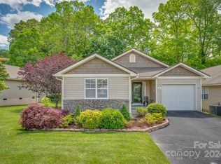 85 Clear Creekside Dr, Hendersonville, NC 28792