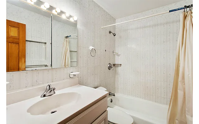 Rented by Keller Williams NYC | media 19
