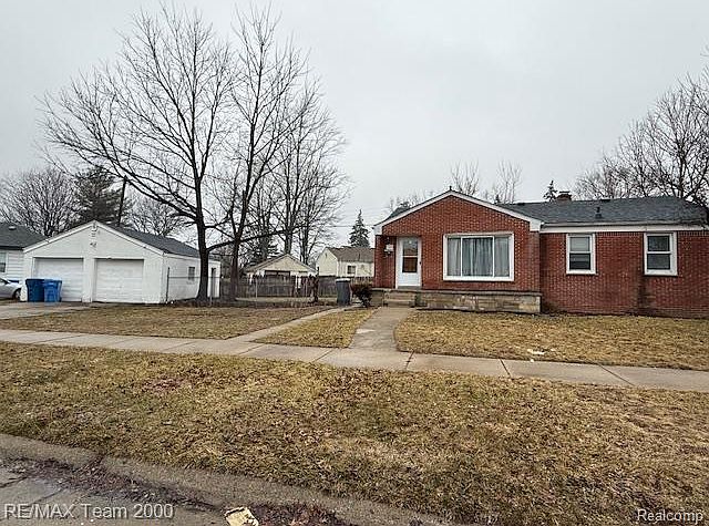 1st image of 1496 Crescent St