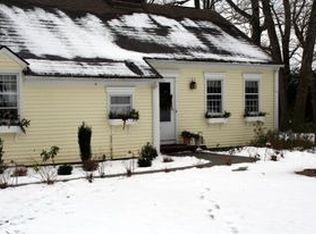 205 Halladay Ave W, Suffield, CT 06078