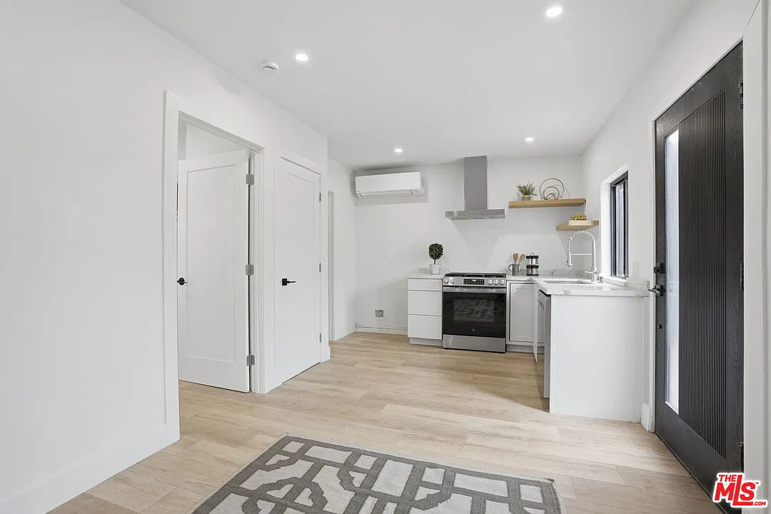 1 bed, 1.0 bath, 400 sqft, $2,695 — Photo 3
