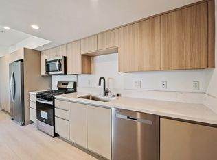 226 N Berendo St #301, Los Angeles, CA 90004