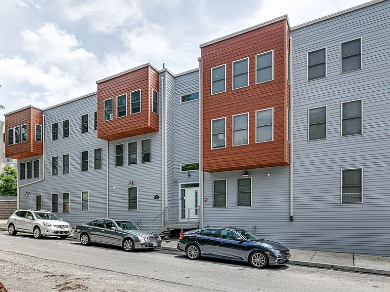 549 Armstrong St #201 — Photo 23
