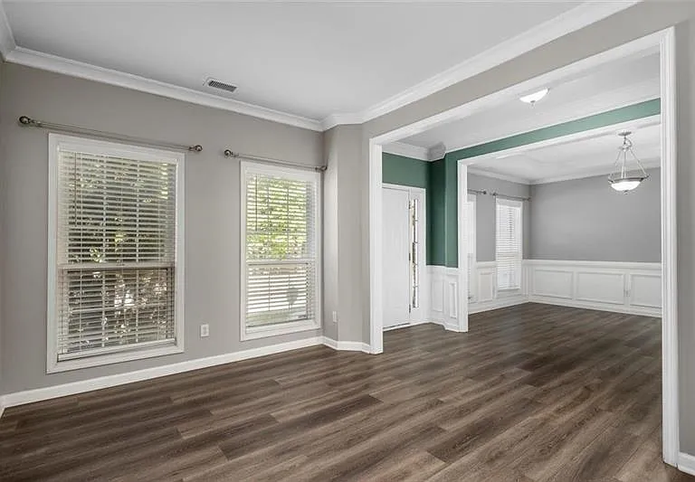 4220 Hunters Green Way NE — Photo 2