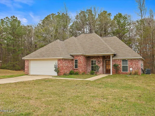 152 Forest Lake Dr, Byram, MS 39272