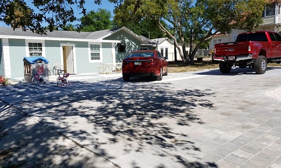 1st image of 124 S 5th St