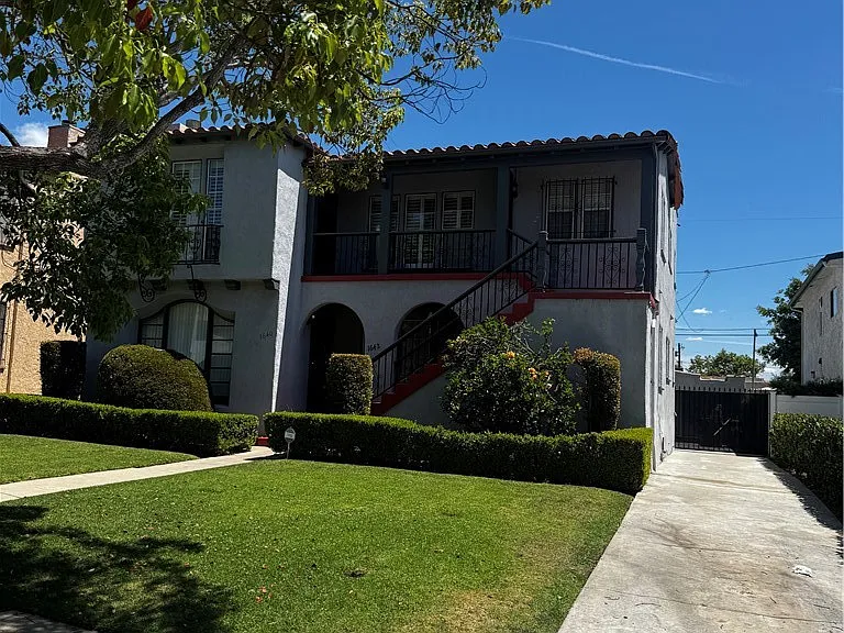 1642 S Bedford St — Photo 2