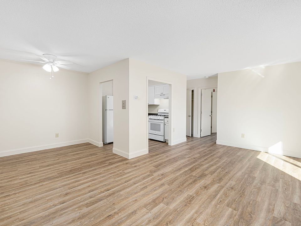 1st image of 3040-3048 Pawtucket Ave #06dec5656