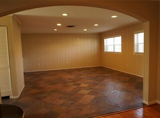 5564 Aspen St, Bellaire, TX 77401