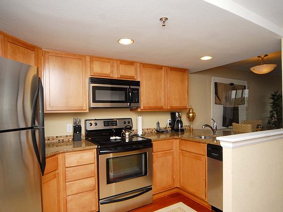 4th image of 100 Park Ave W APT 1005