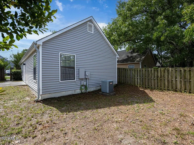 1246 Shipyard Blvd — Photo 4