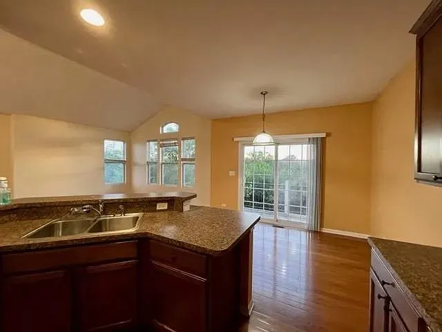 4258 Central Park Ln — Photo 8