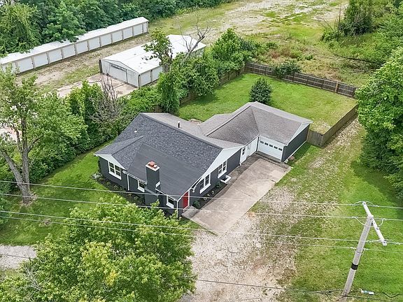 2nd image of 3524 Kratzville Rd