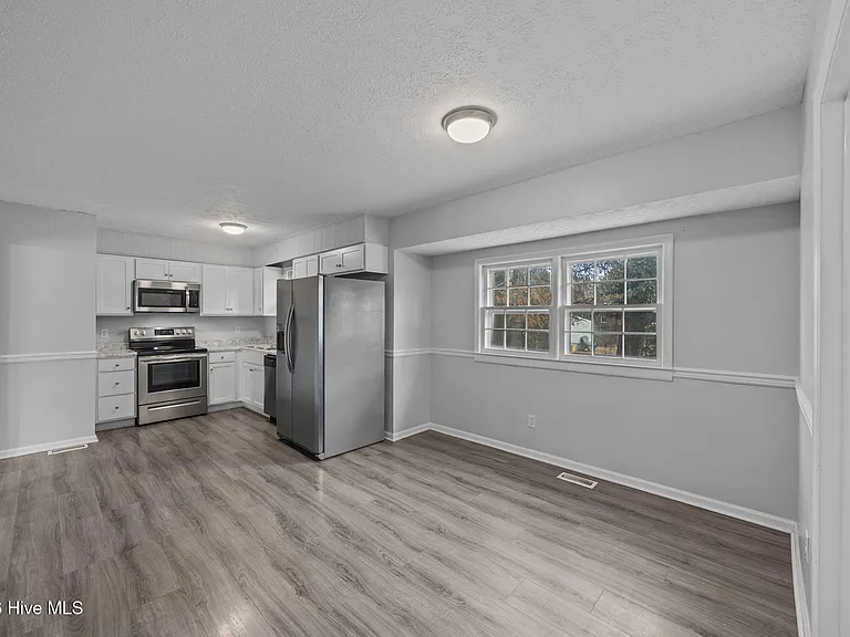 126 Woodland Dr — Photo 7