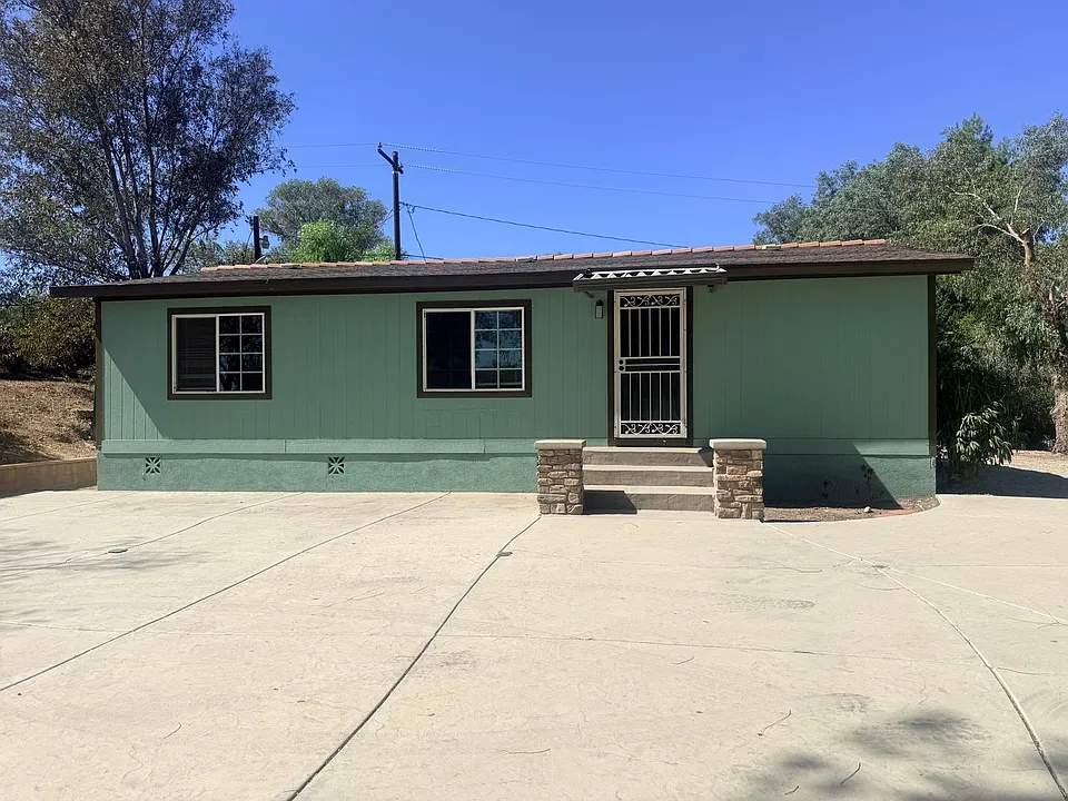 27107 Read St