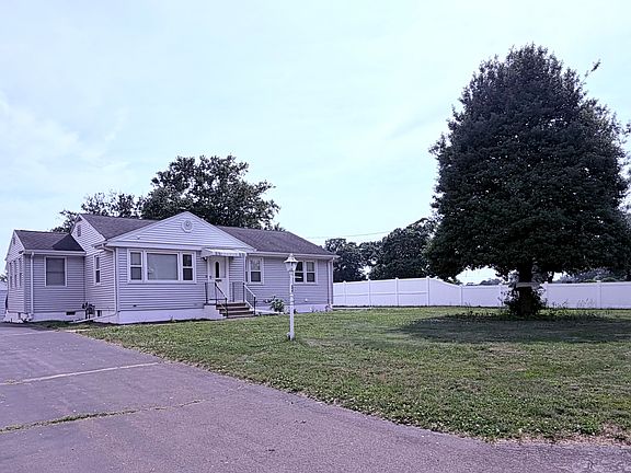 2nd image of 34 River Street