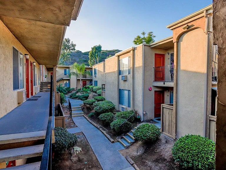 Parkview Poway Apartments — Photo 6