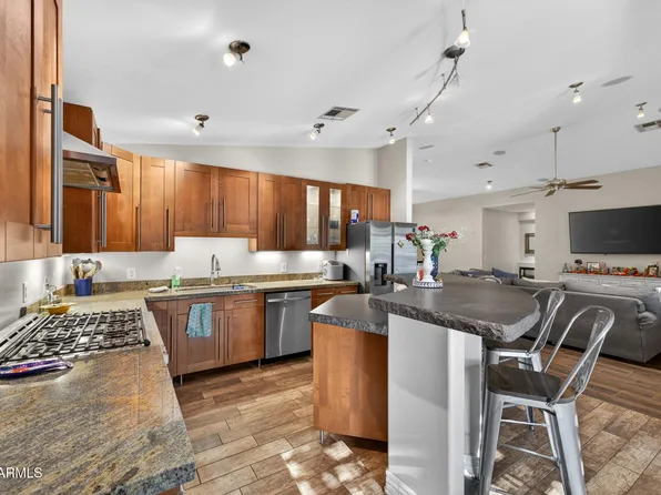 2830 W HARVEST GROVES Lane, Phoenix, AZ 85041