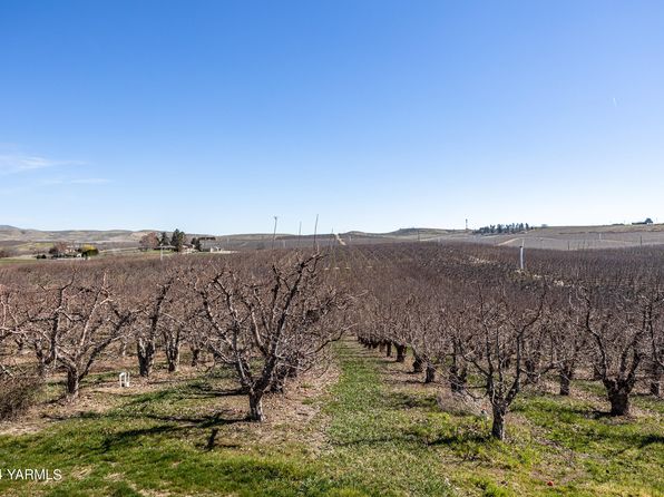 4851 Lombard Loop Rd, Zillah, WA 98953