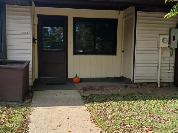 176 Amberly Dr Unit D, Manalapan, NJ 07726