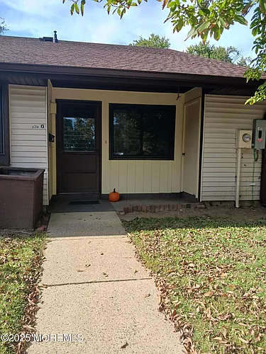 176 Amberly Dr #D Photo 1