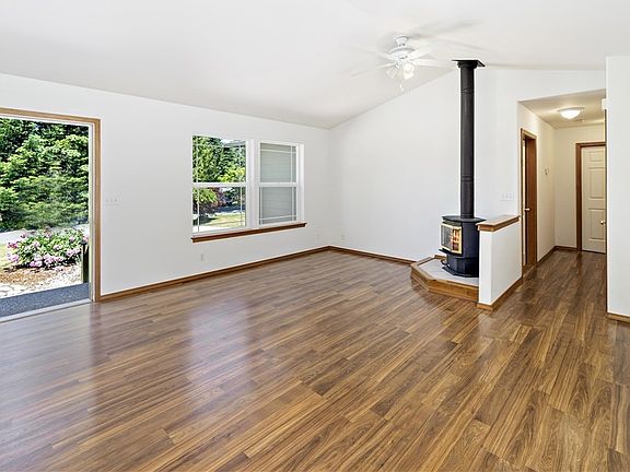 3rd image of 426 Harold Pl
