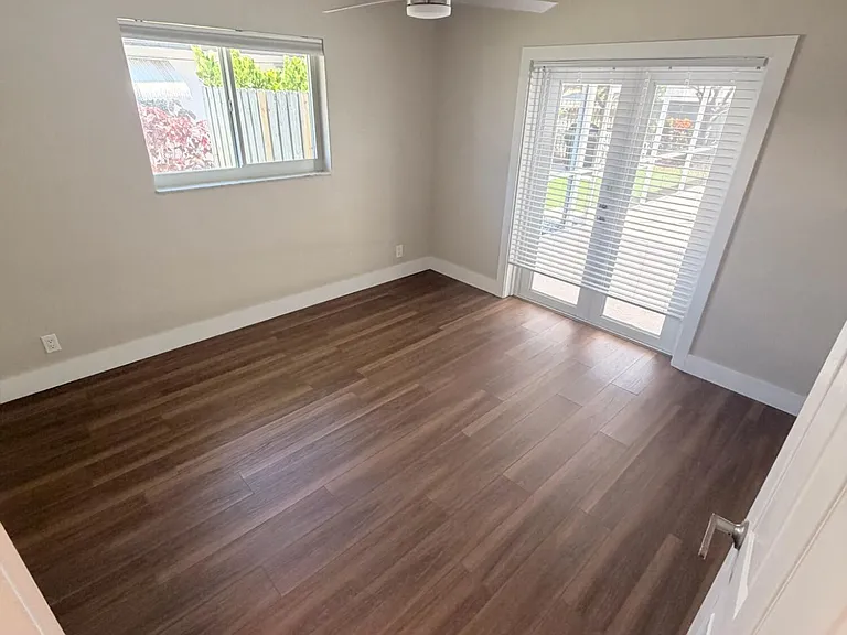 1390 NW 4th St — Photo 26