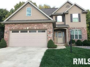 10216 N Brookshire Dr, Peoria, IL 61615