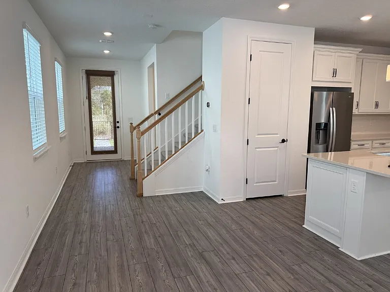 236 Hawthorn Park Cir — Photo 10