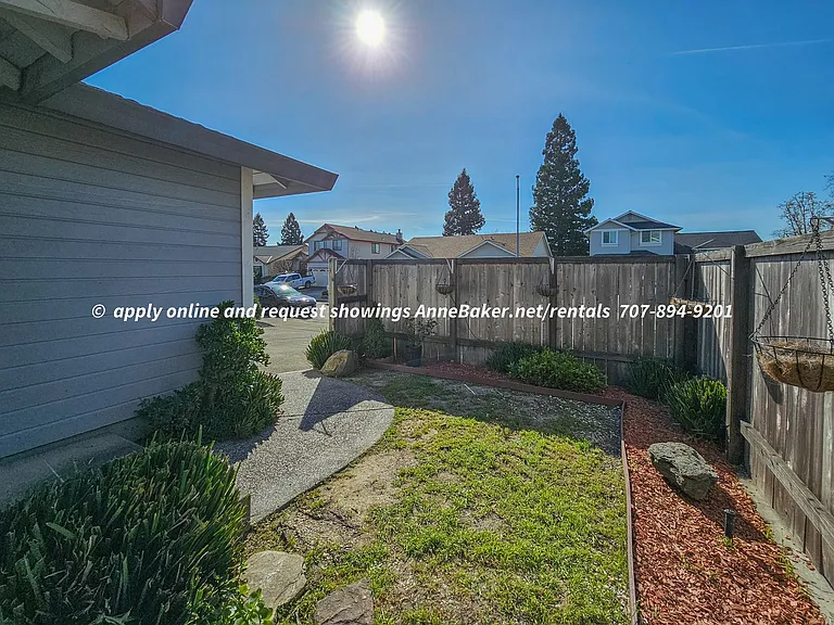 127 Melva Ct — Photo 9