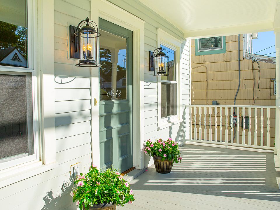 Gorgeous front porch