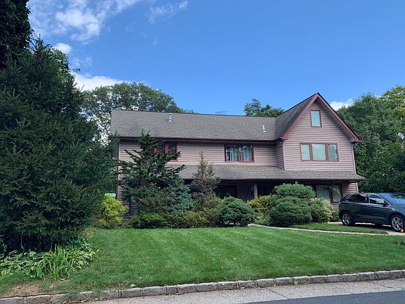 4th image of 34 Maplewood Dr