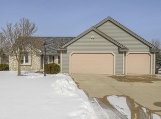 130 Chestnut WAY, North Prairie, WI 53153