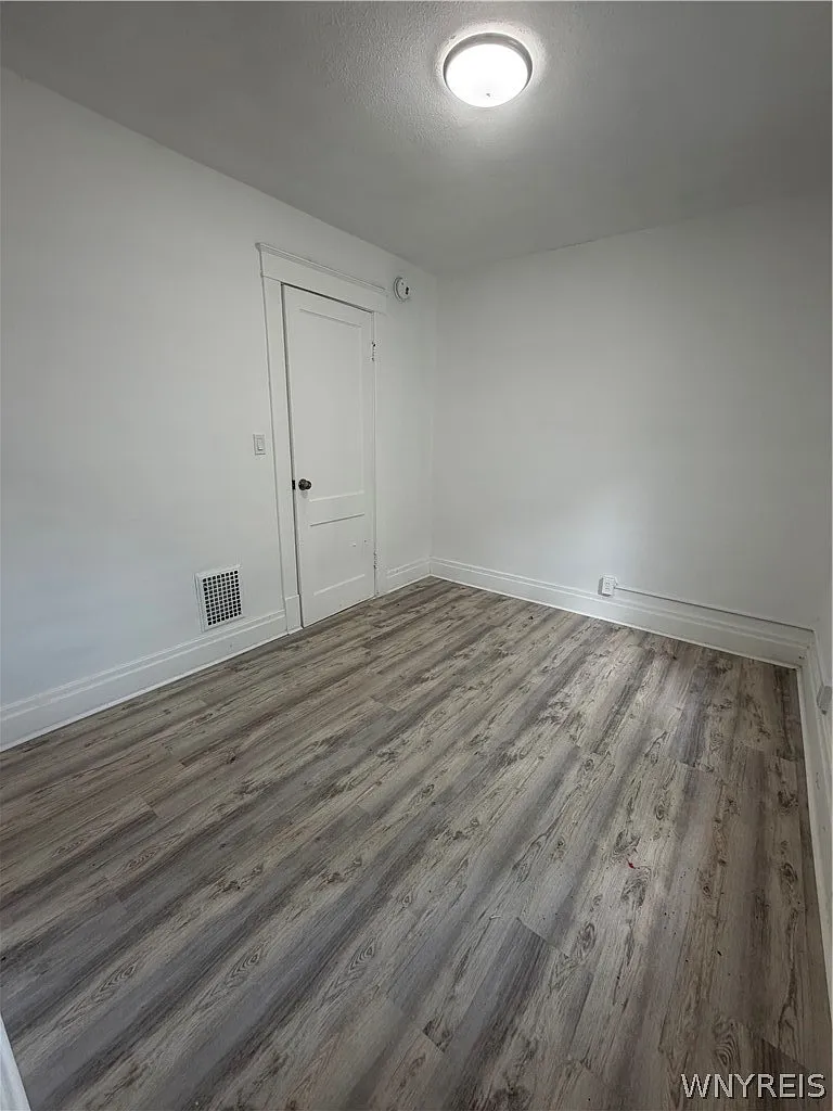 2 bed, 1.0 bath, 748 sqft, $975 — Photo 3