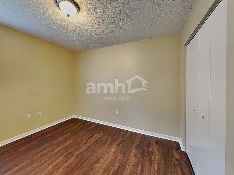 7831 Chadwick Dr — Photo 14