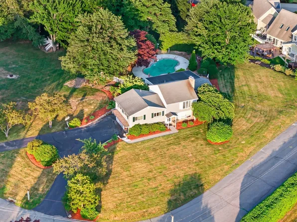 96 Sunrise Ave, Leominster, MA 01453